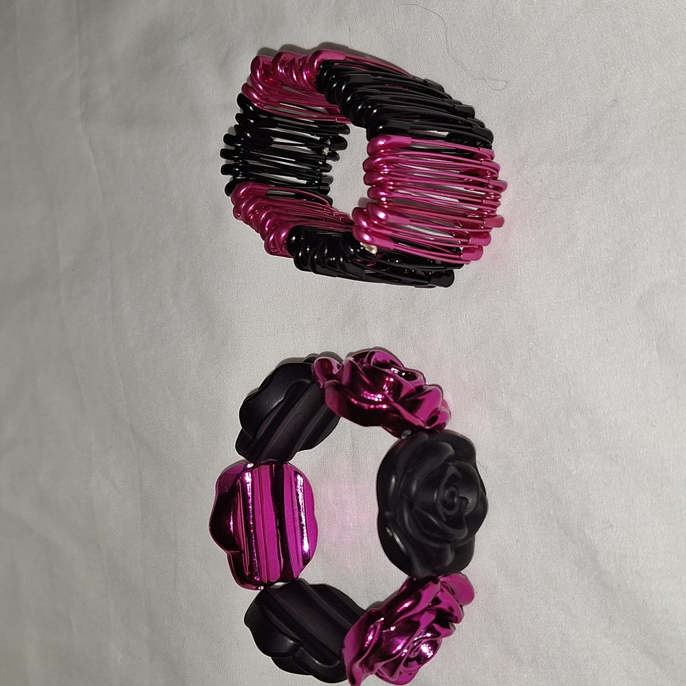 NWOT Retro pink and black roses safety pin stretchy bracelets